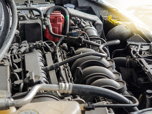 a imagem ilustra o motor de um carro