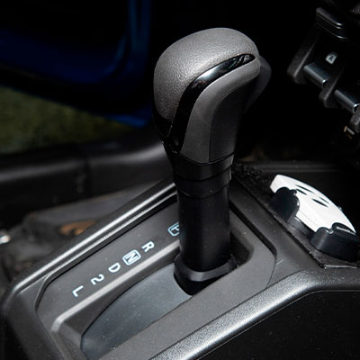 Imagem ilustra a marcha de um carro automático